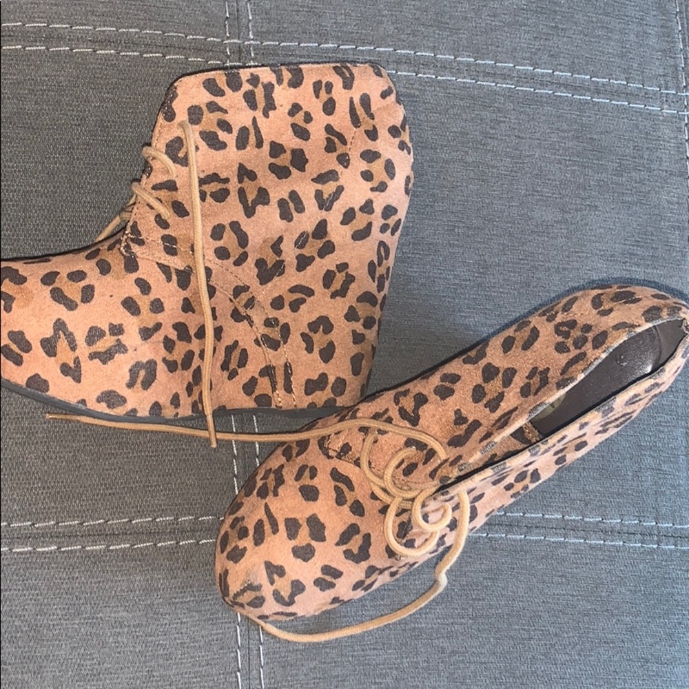 Cheetah Print Booties - Picture 2 of 6